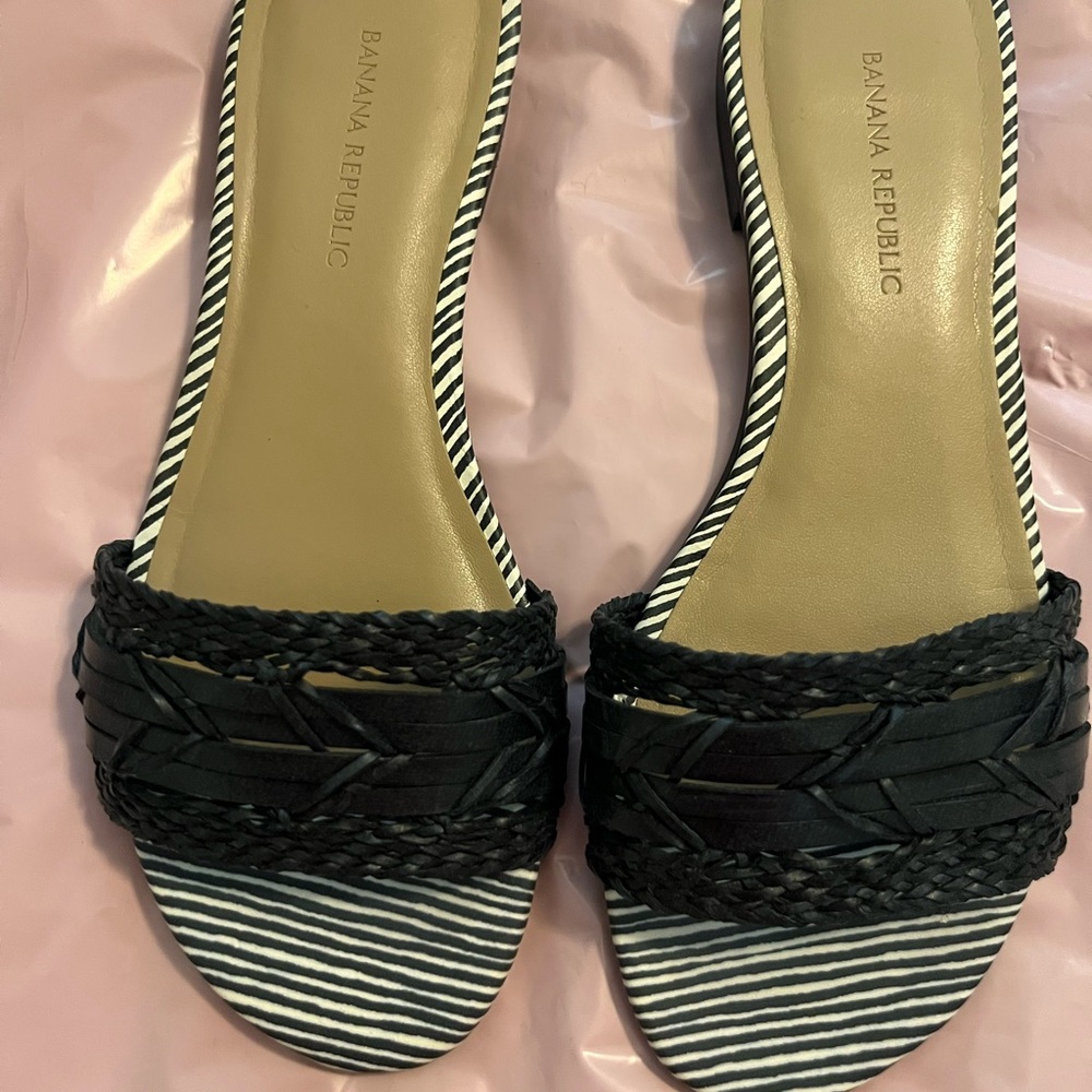 Banana Republic Black and White Women's Sandals